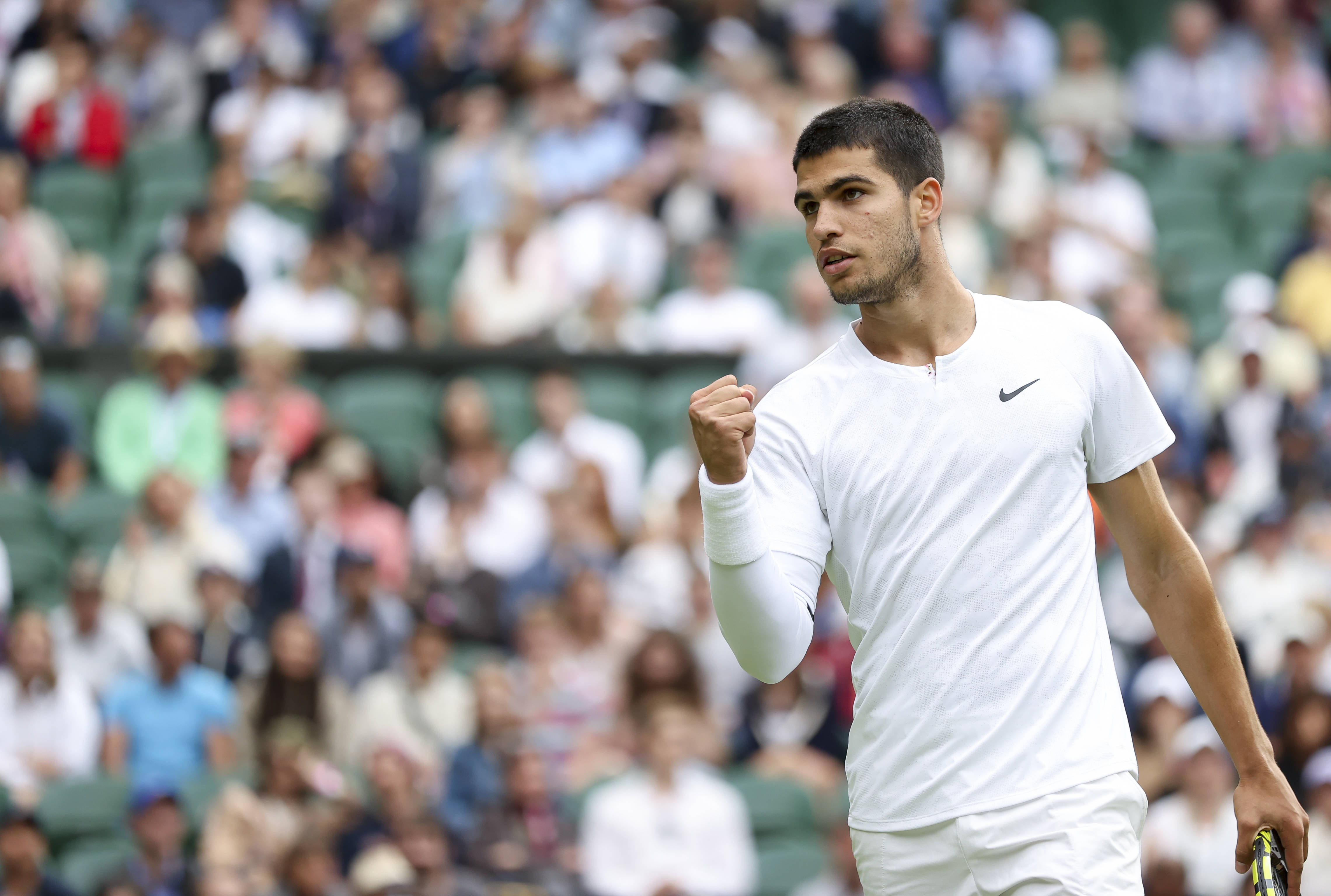 也暴露出他 也暴露出他